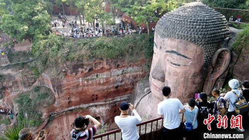 乐山大佛景区实施限流管理，保障游览安全有序