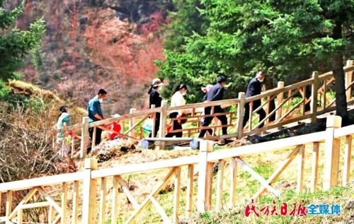 五一假期和政县旅游热度攀升，景区管理有序护航